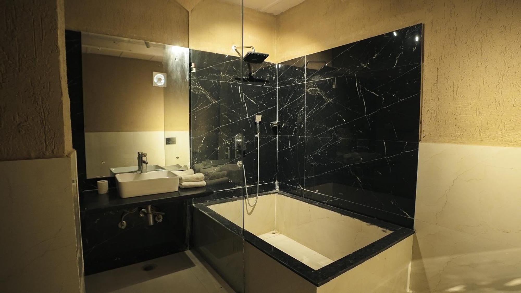 Gaj Resort, A Member Of Radisson Individuals Retreats Binewāl 外观 照片