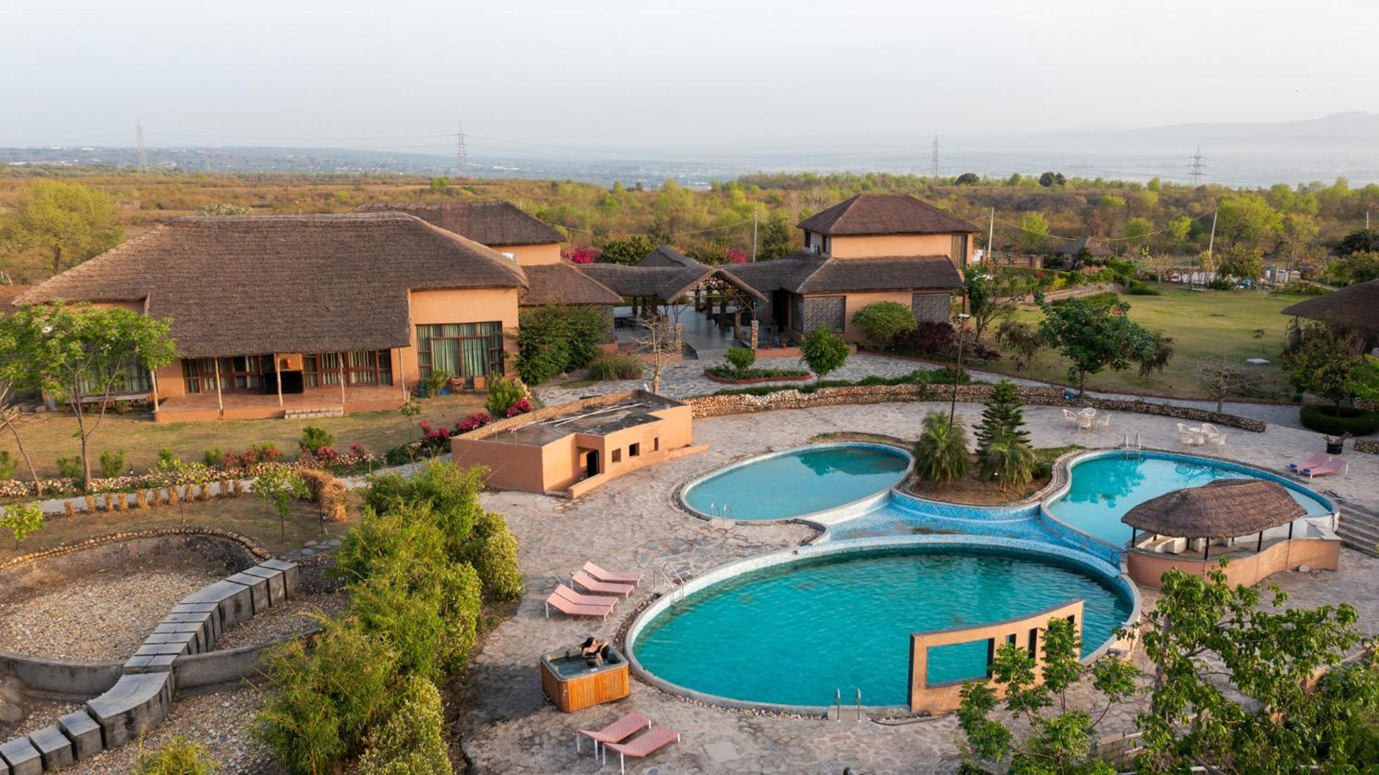 Gaj Resort, A Member Of Radisson Individuals Retreats Binewāl 外观 照片