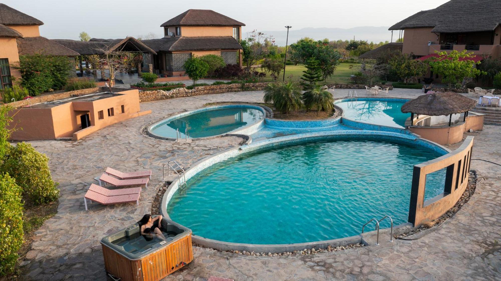 Gaj Resort, A Member Of Radisson Individuals Retreats Binewāl 外观 照片